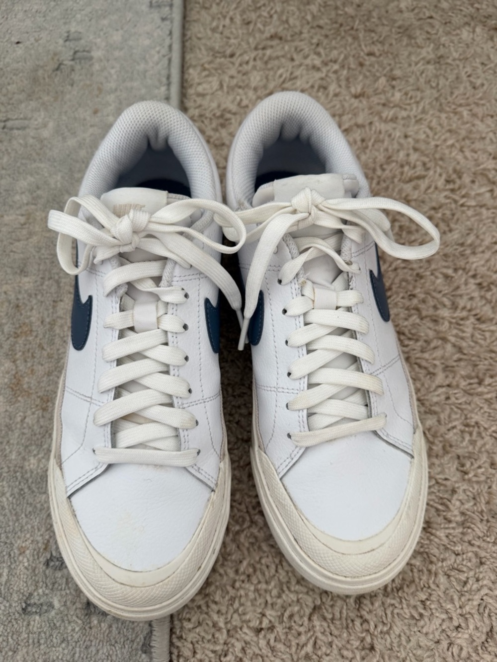 White Low-Top Women’s Sneakers with Navy Swoosh